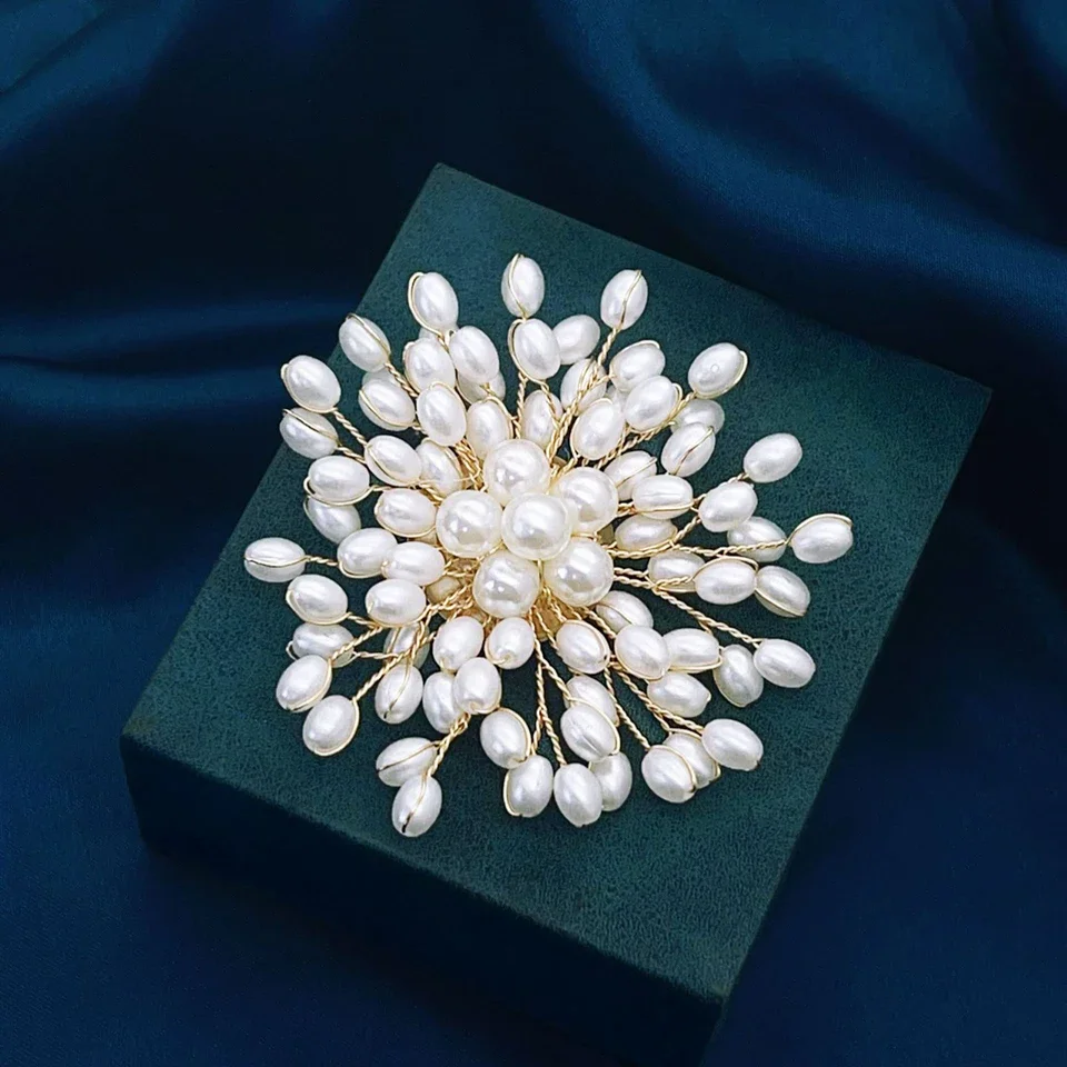 Men Fashion Elegant - Pearl Woven Flower Brooch For Women